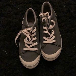 Size 8 women Teva shoes